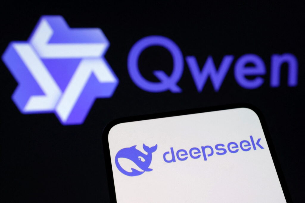 „DeepSeek“ ir „Qwen“ logotipai.
Reuters nuotrauka
